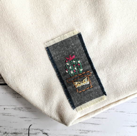 【刺繍】サボテンのワッペン　トートバッグ　ボストンバッグ　横長　Lサイズ　オフホワイト　大容量　オーダーメイド