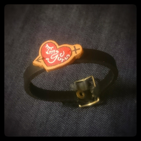 %103 - Im Yours LOVE Leather Bracelet(ｱｲﾑﾕｱｰｽﾞﾗｳﾞﾚｻﾞｰﾌﾞﾚｽﾚｯﾄ