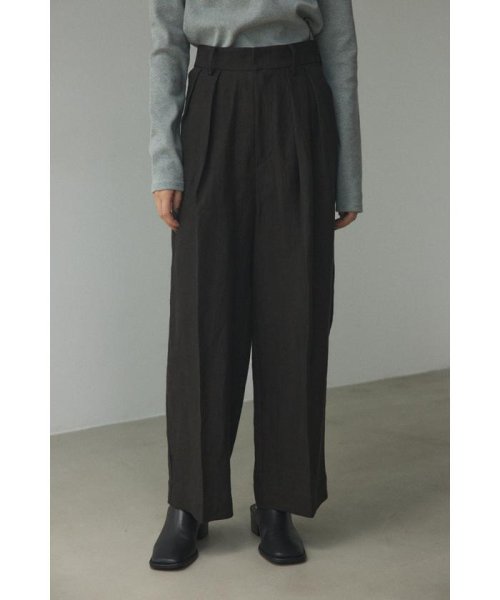 linen tuck pants