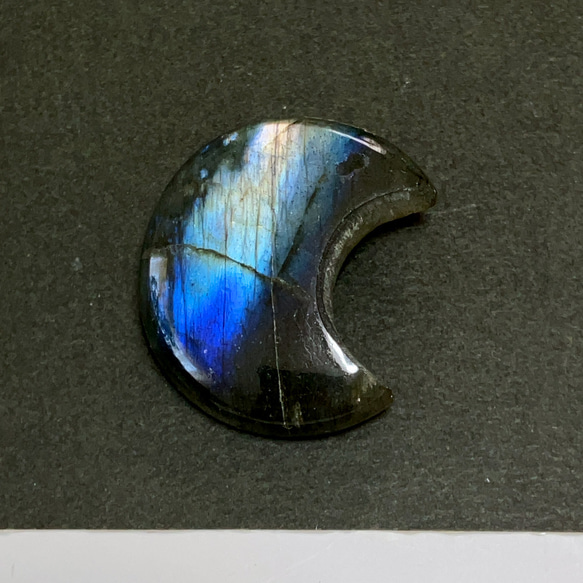 穴あきラブラドライト月[716] 27x17mm 33Cts　天然石 ／ ルース ／カボション