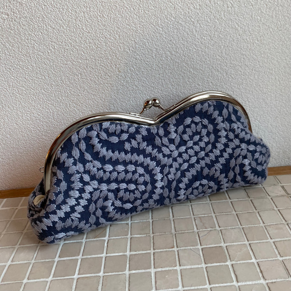 つぶつぶ刺繍　グレー　めがねケース がま口