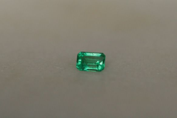 エメラルド 0.118ct