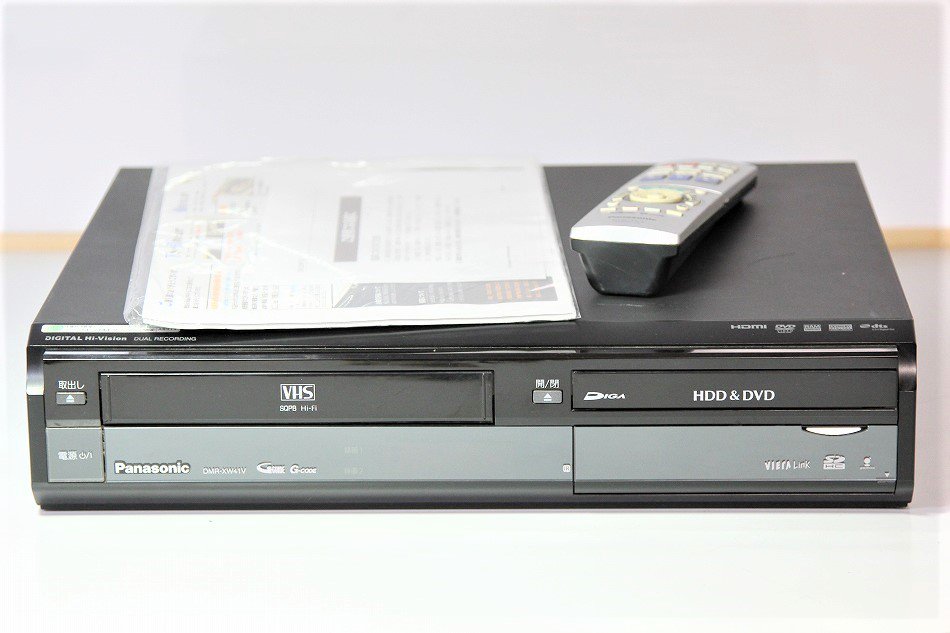 Panasonic DIGA 地上・BS・110度CSデジタルチューナー搭載ハイビジョンレコーダー VHSビデオ一体型 500GB DMR-XW41V-K 【中古品】