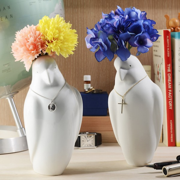 ＜送料無料＞オウムの花瓶 / Parrot Vase（ 鳥 バード 花器 一輪挿し 置物  陶器 白 ）