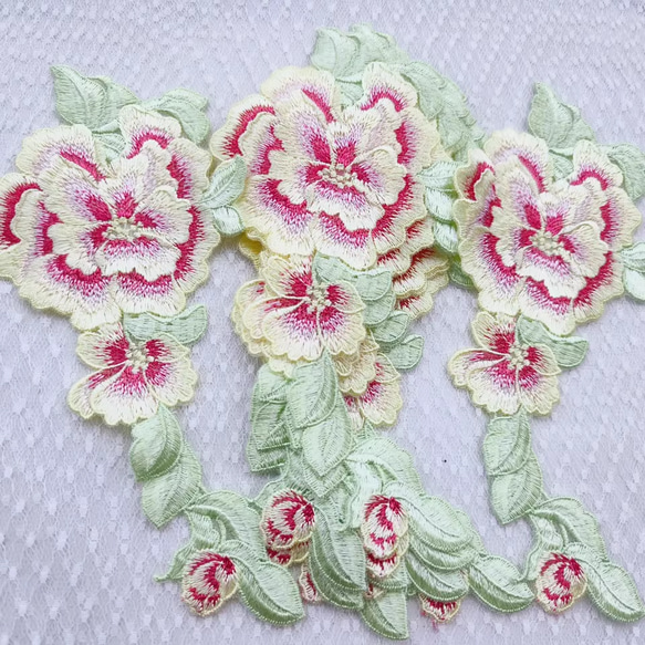 セール❣  10枚 大型 刺繍  お花モチーフ ハンドメイド 手芸　素材