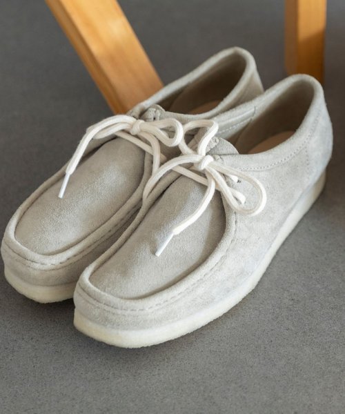 【SHIPS EXCLUSIVE】CLARKS: WALLABEE WHITE SOLE