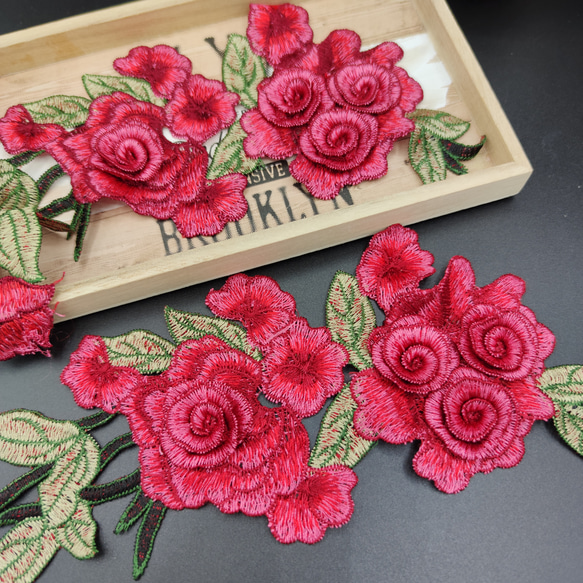 C品番YZ1118lr 花 刺繍 ケミカルモチーフ 2枚 薔薇  飾り