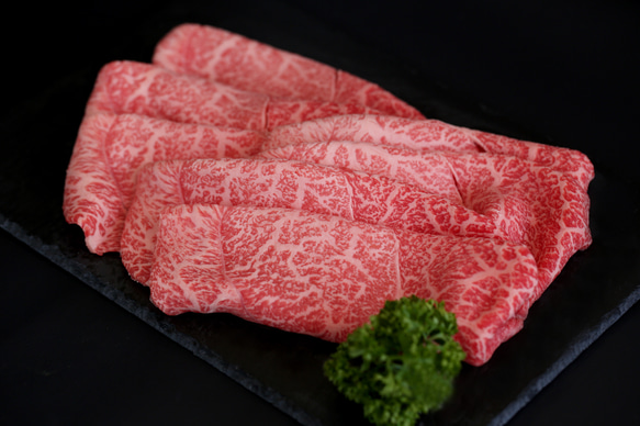 ワケありな逸品　肉好きな方へ今だけ2,000円引き　特選黒毛和牛 A4等級以上 牛ももスライス　約450ｇ入り