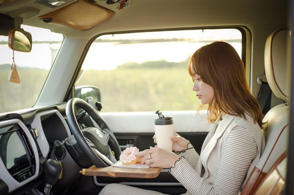 移動できる 書斎 車載デスク ワークデスク 運転席 食事 仕事 パイン集成材 無垢材 Mサイズ