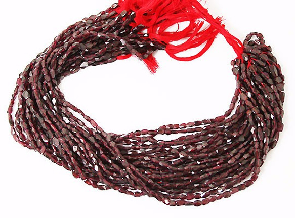 ロードライトガーネット（Rhodolite garnet）/カットビーズ　stg-b-38　単価(1/4連)