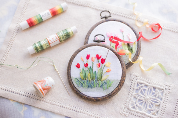 ❤️チューリップの花の刺繍製作キット_A.F.E 04  〜シルクリボンで簡単に刺繍できる花刺繍シリーズ〜