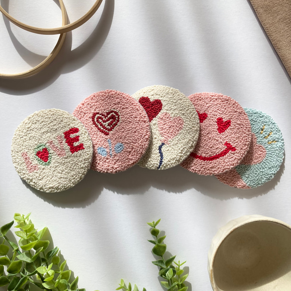 LOVE コースター　1枚入り　もこもこ　刺繍　ハート　ピンク　ギフト　かわいい　女の子　プレゼント