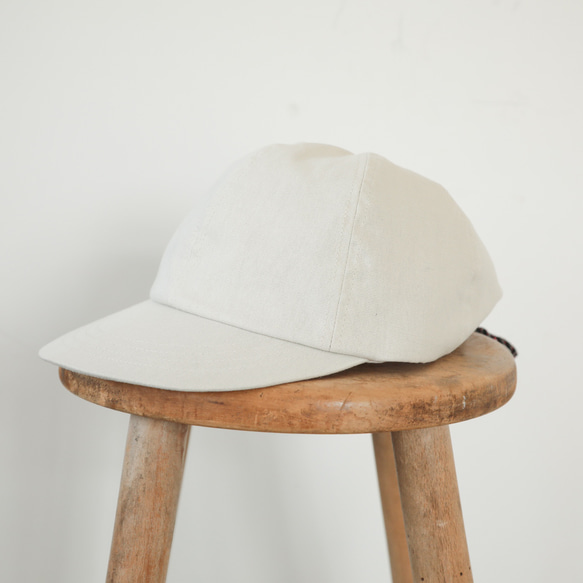 Looks neat cap / off white