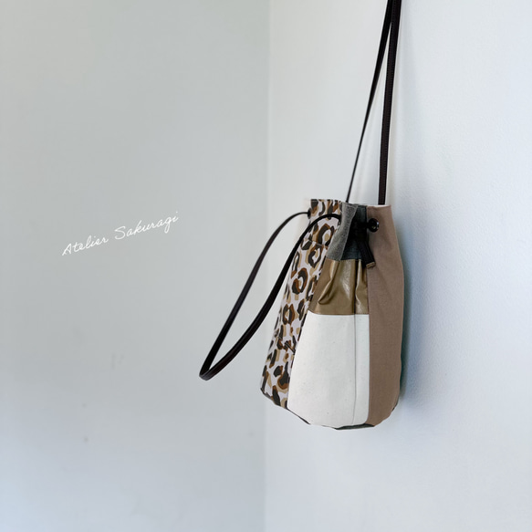 〈一点もの〉cut cloth bag 巾着ショルダー/leopard & beige