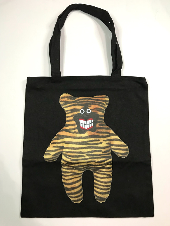 【9月下旬発送予定】KOKESHI375 Printed creepy tiger tote bag [black