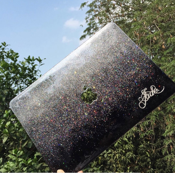 受注生産　クールなGLITTERに名前やロゴが入れられるMacbookケース