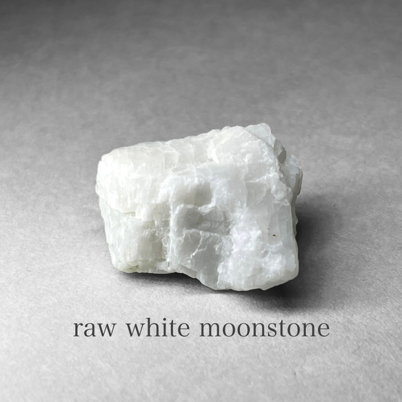 white moonstone / ホワイトムーンストーンD