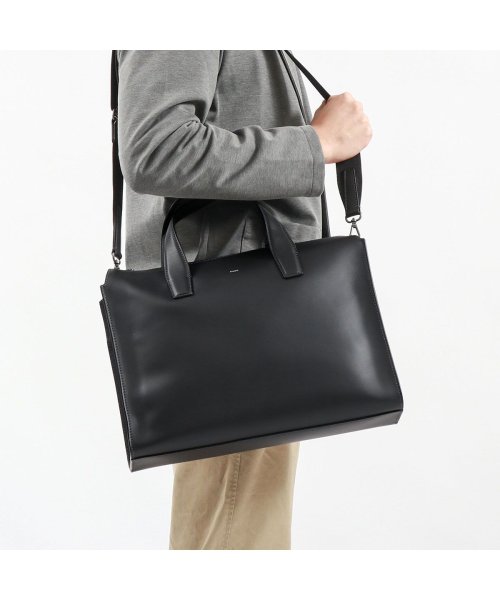 【日本正規品】ファーロ トートバッグ FARO 本革 ショルダー 2WAY A4 13.3L Calma Zip Tote Medium F2331B105