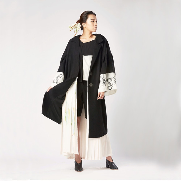 Oversized Embroidered wool and cashmere-blend coat