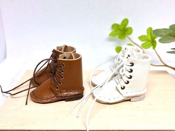 革細工　ミニチュアロングブーツ　一足　leather craft miniature boots.