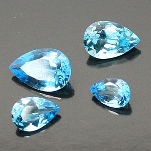 天然石 ルース 卸売　ブルートパーズ（bluetopaz）　ペアシェイプカット　4x6mm