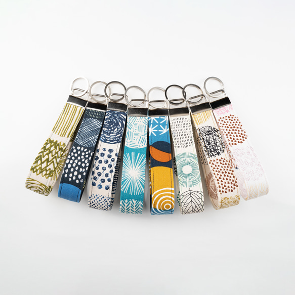 Wristlet keychain lanyard