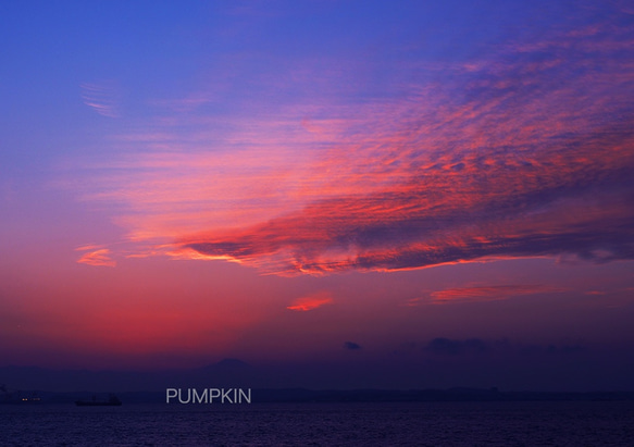 夕焼け雲 　PH-A4-088   浦賀水道　東京湾　夕陽　夕焼け　茜雲　富士山