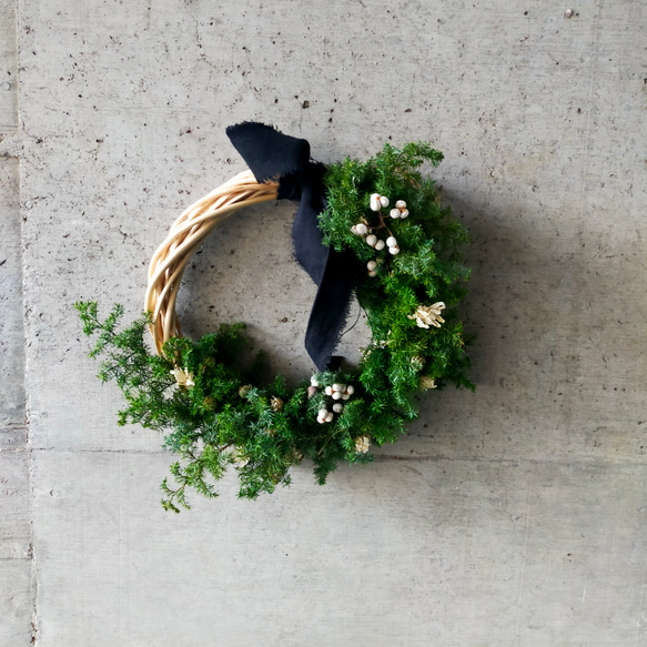 Dried flowers half wreath