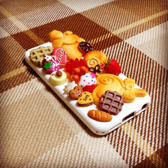 iPhoneスイーツデコケース