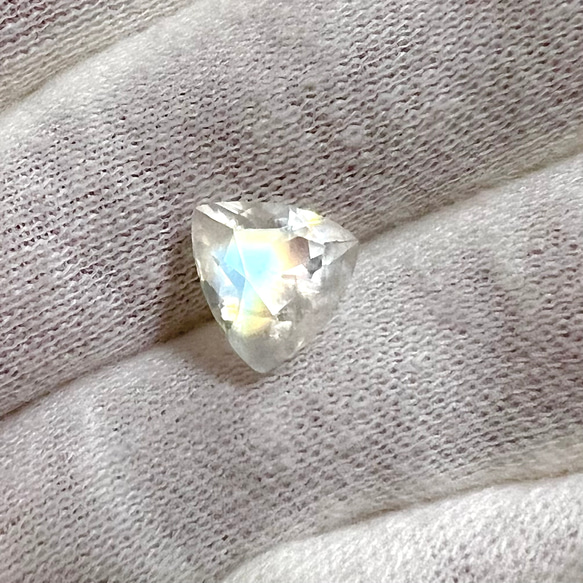 レインボーアンデシンラブラドライト ルース　約2.1ct