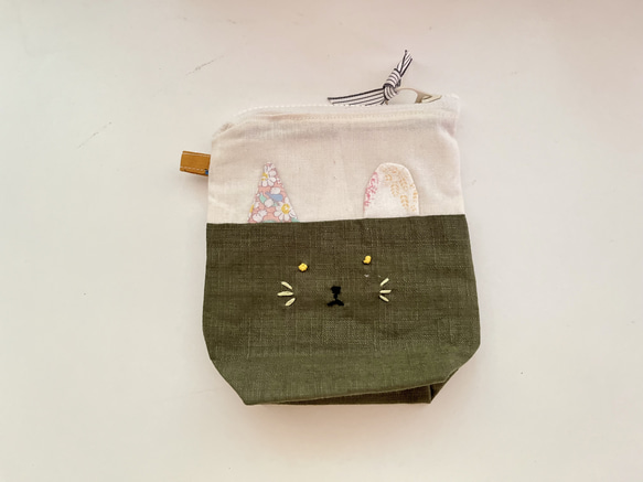 ランダムで作った猫刺繍コイン収納袋