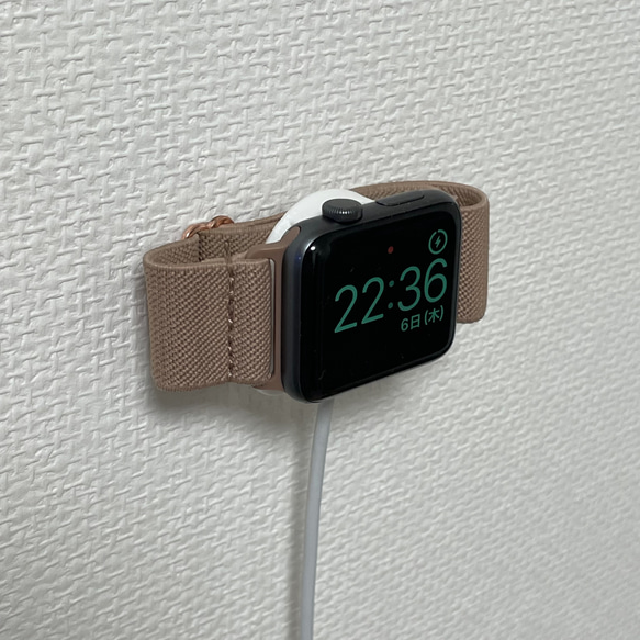 【新発売】ピンが見えない Apple Watch 壁掛け充電スタンド（スポーツ＆ループ系バンド対応）