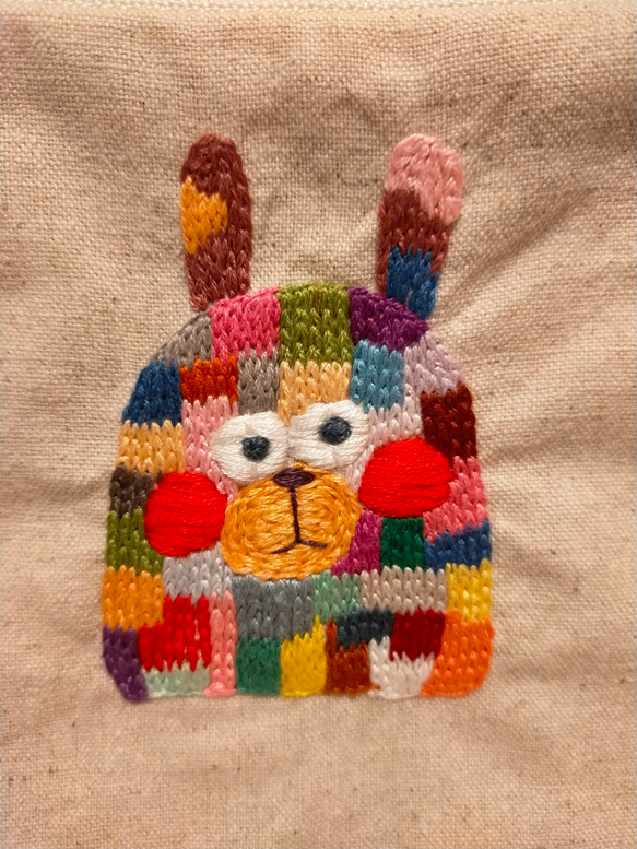 カラフル刺繍うさぎちゃんポーチ