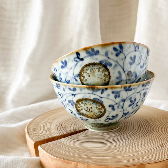 couple rice bowls.   brooch    2set