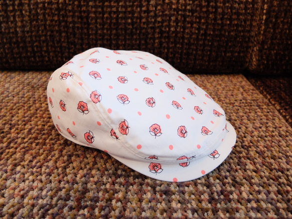 小さな花柄ハンチング(白)(small flower pattern(white) hunting cap)