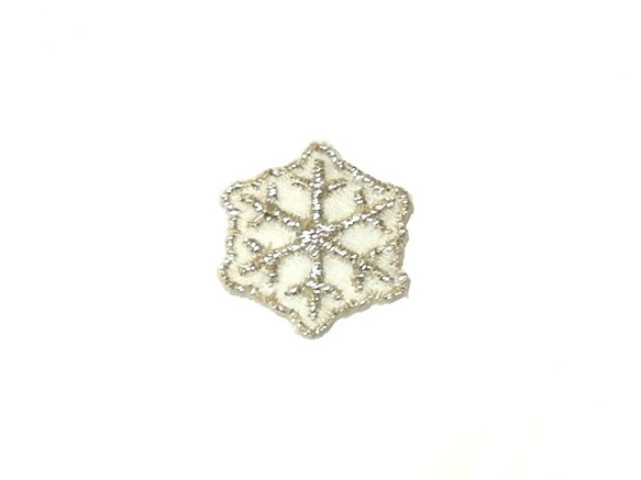 縁取り刺繍雪の結晶六花刺繍ワッペン2.2cm×1.9cm/メタリックシルバー