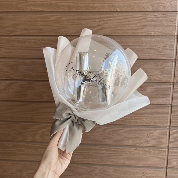 initial in balloon bouquet