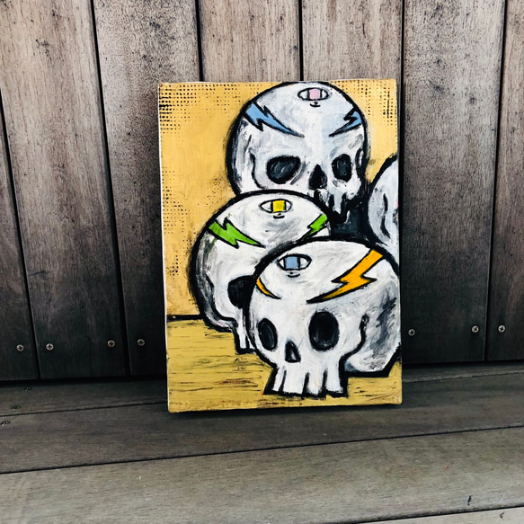 32 ☆SALE Untitled ( 3 skulls with the eye on gold  )