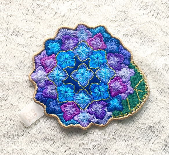 手刺繍・洗えるフェルトのコースター「紫陽花」８