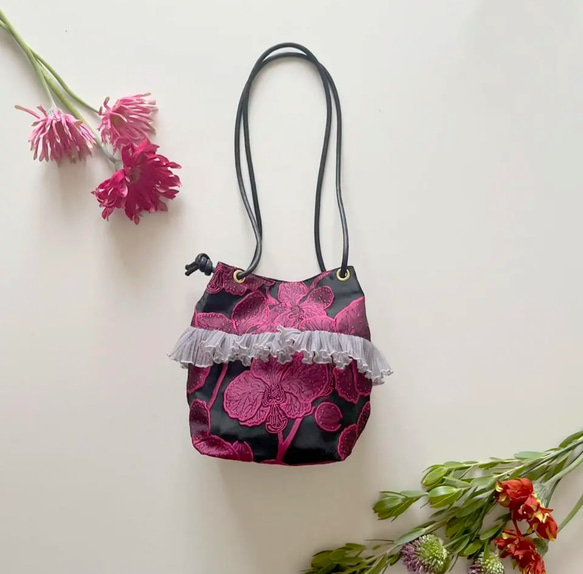 【受注生産】 秋のコーデのアクセントに◎斜めがけにも！2way ethnic flower mini bag（パープル）