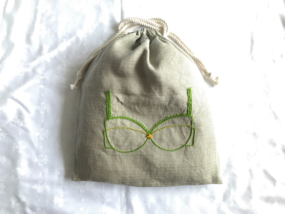 ブラ刺繍の巾着(ぐりーん)