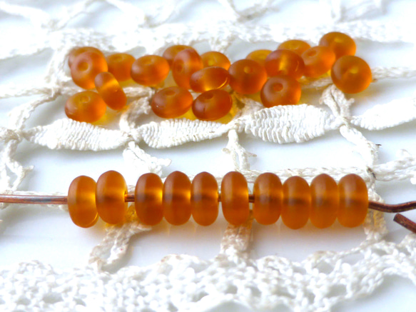 すりガラスオレンジブラウンの輪　チェコビーズCzech Glass Beads20個