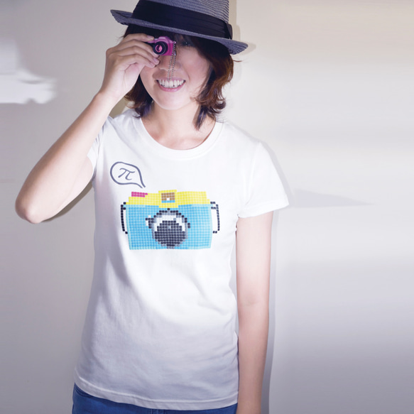 buyMood白目叮－Tシャツ／Camera Talks Womens T-Shirt