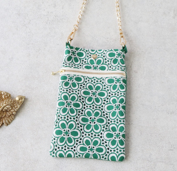 グリーン  刺繍  おでかけしたくなる スマホショルダー スマホポシェット ギフト プレゼント green