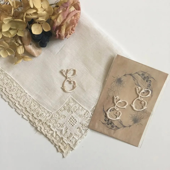 「E」イニシャル刺繍/2枚セット/アイロンワッペン