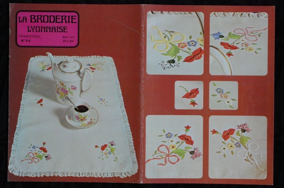 1976年刺繍図案集　La Broderie Lyonnaise 全24ページ.