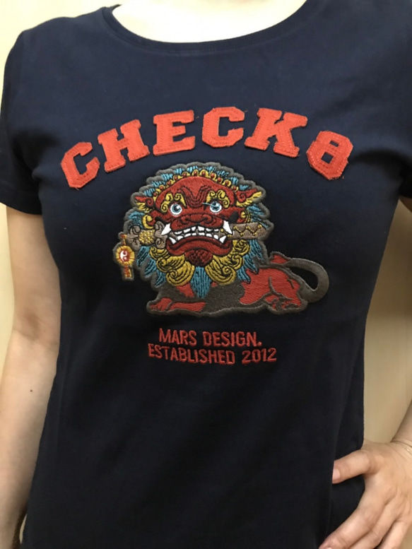 Check8重い綿の刺繍パッチ剣ライオンTシャツ（女性版）