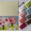 親子で作ろう！キラキラな色砂で作る「ねこのお花見砂絵キット」