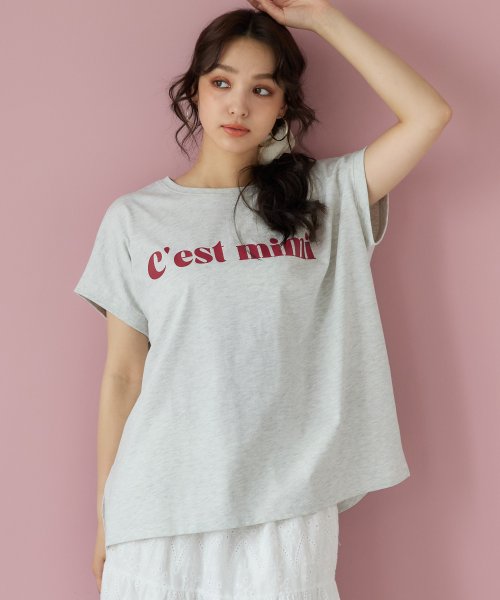 サイドスリットロゴプリントカットソー（Tシャツ/英字/カットソー/コットン/サイドスリット/クルーネック/ミディアム丈/半袖）