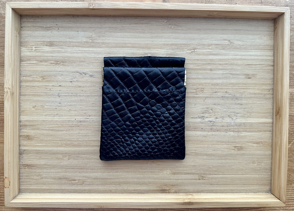 internal flex frame leather case 【black crocodile】